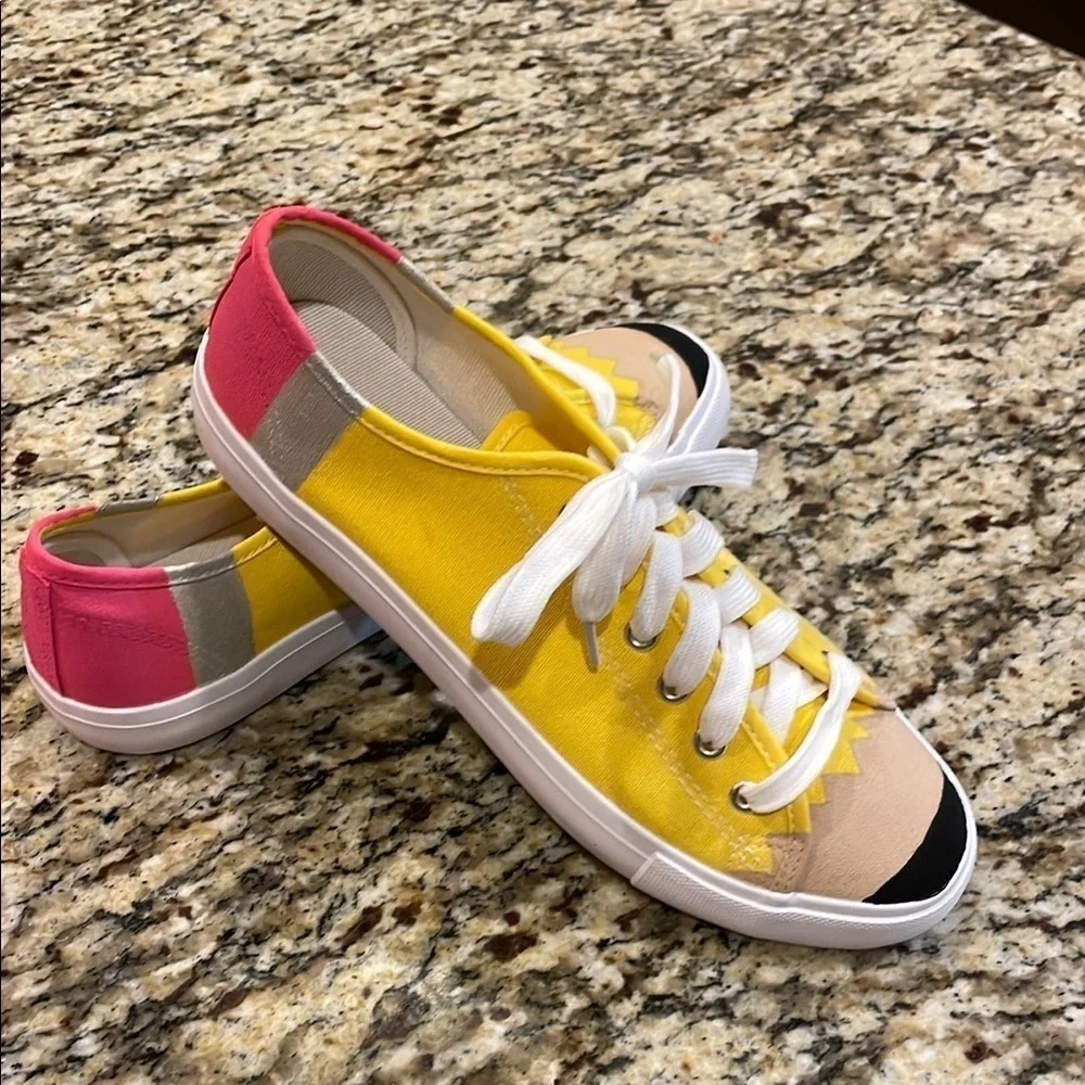 Pencil✏️Tennis shoes 💛💗Canvas Sneakers✏️